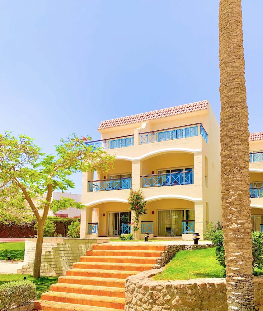 Ivy Cyrene Island Aqua Park Resort — Hotel building in Sharm El Sheikh, Red Sea