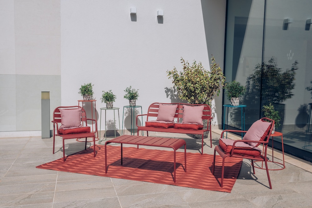 Iberostar Waves Cala Millor -Adults Only — Hotel building in Cala Millor, Balearic Islands