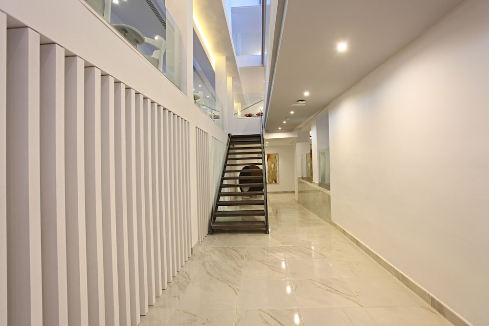 Iberostar Waves Cala Millor -Adults Only — Hotel building in Cala Millor, Balearic Islands