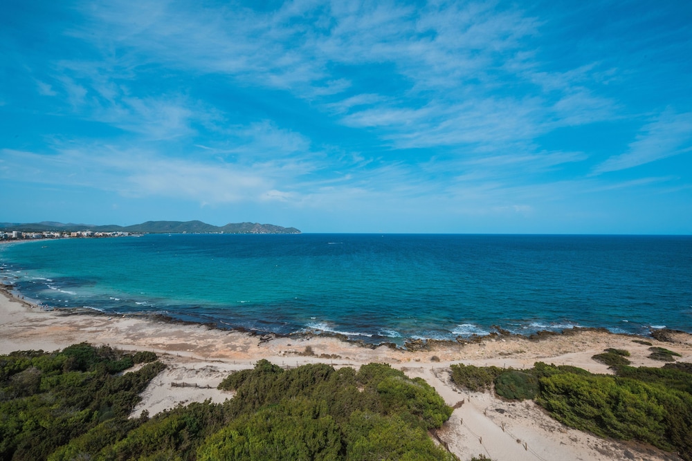 Iberostar Waves Cala Millor -Adults Only — Beach in Cala Millor, Balearic Islands