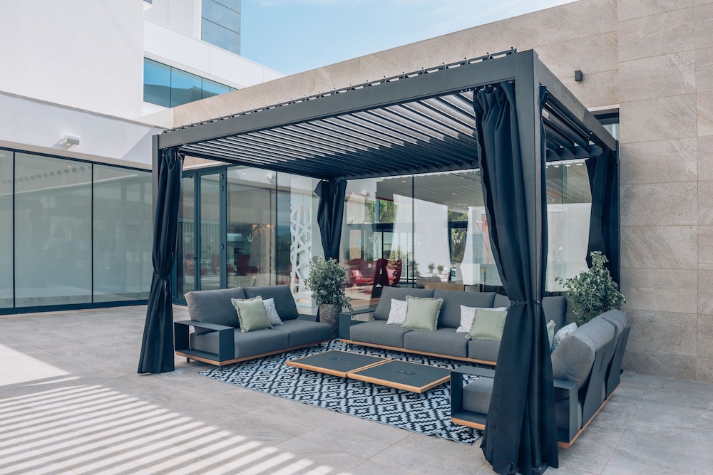 Iberostar Waves Cala Millor -Adults Only — Hotel building in Cala Millor, Balearic Islands