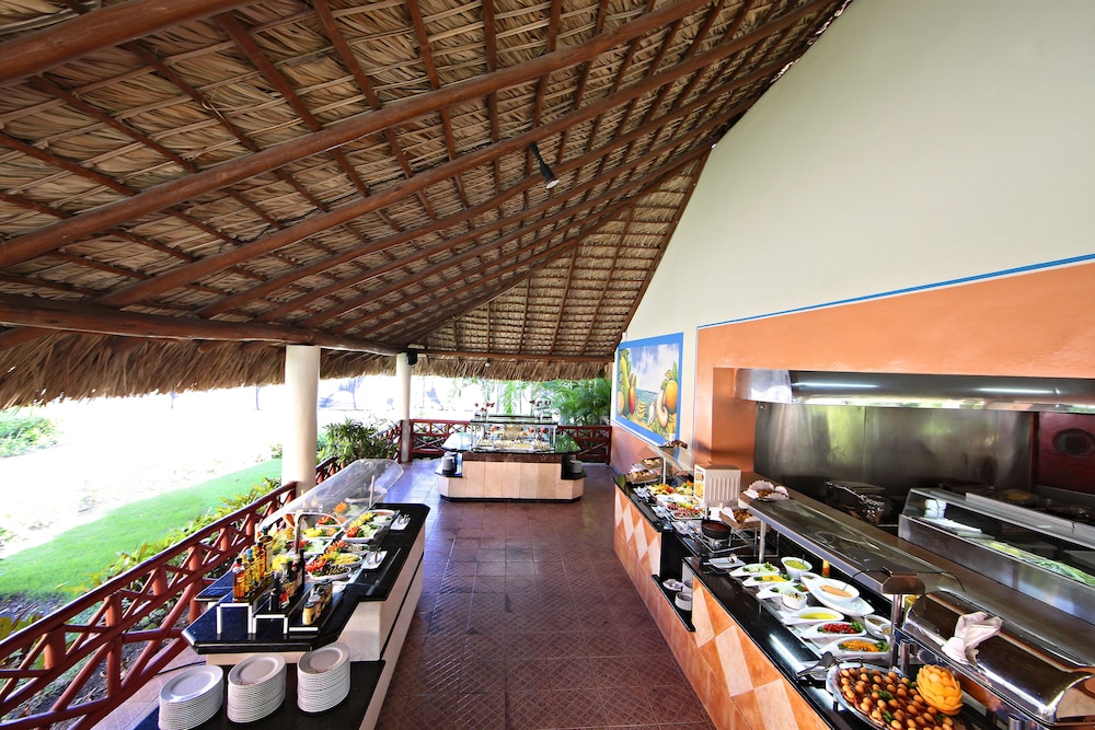 Bahia Principe Explore Turquesa - Hyatt Inclusive Collection - All Inclusive — Restaurant & bars in Bavaro, La Altagracia