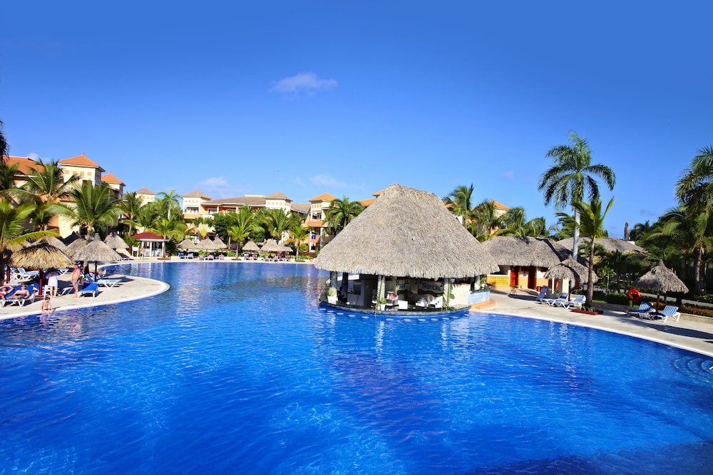 Bahia Principe Explore Turquesa - Hyatt Inclusive Collection - All Inclusive — Swimming pool in Bavaro, La Altagracia