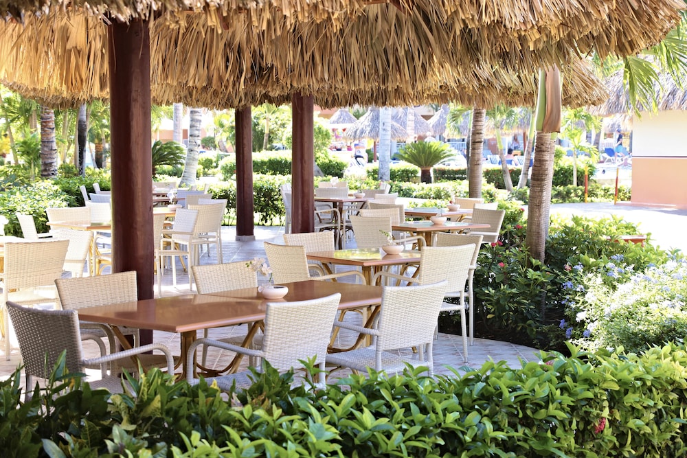 Bahia Principe Explore Turquesa - Hyatt Inclusive Collection - All Inclusive — Restaurant & bars in Bavaro, La Altagracia
