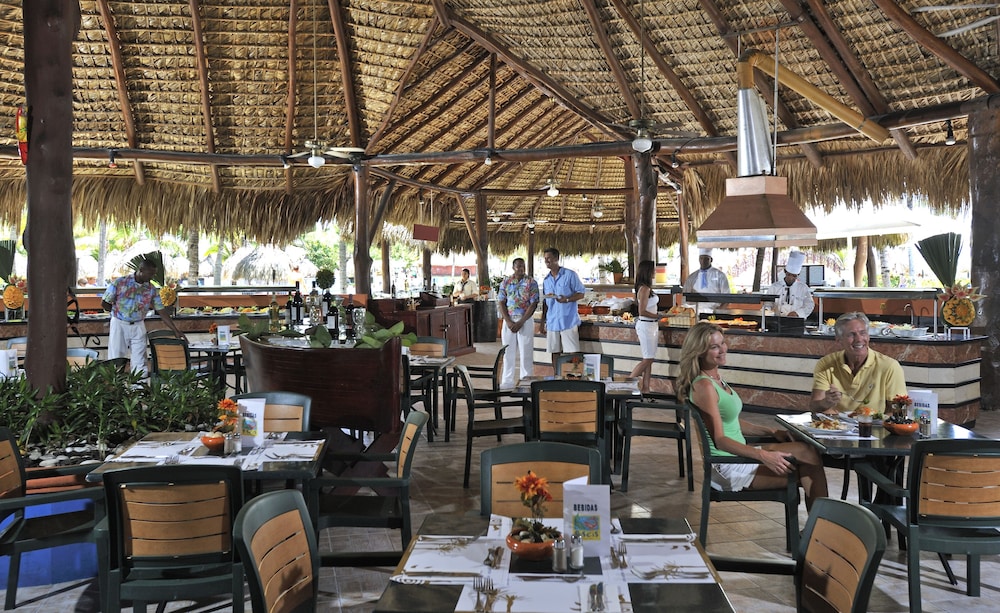 Bahia Principe Explore Turquesa - Hyatt Inclusive Collection - All Inclusive — Restaurant & bars in Bavaro, La Altagracia