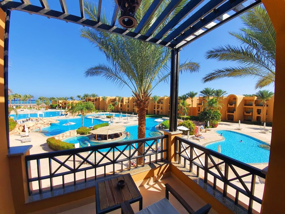 Stella Beach Resort Makadi Bay-24 HRS All Inclusive — Swimming pool in Makadi Bay, Red Sea