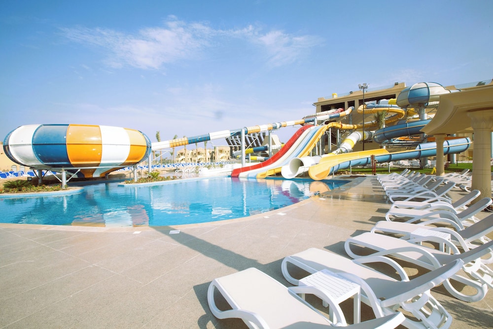 Stella Beach Resort Makadi Bay-24 HRS All Inclusive — Swimming pool in Makadi Bay, Red Sea