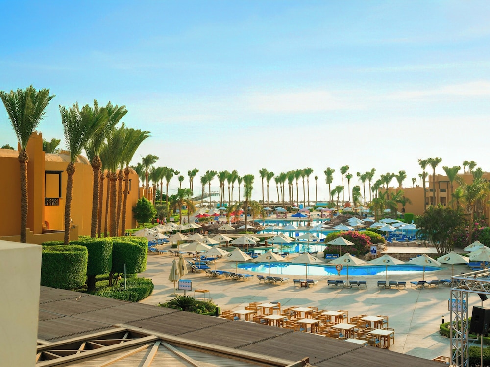 Stella Beach Resort Makadi Bay-24 HRS All Inclusive — Swimming pool in Makadi Bay, Red Sea