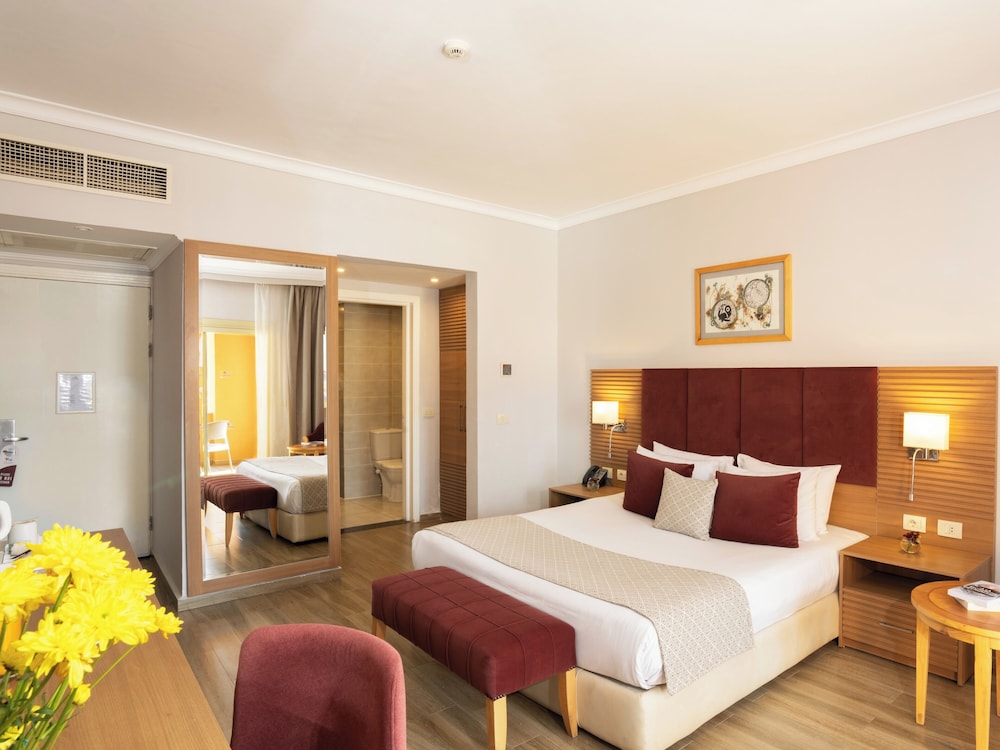 Stella Beach Resort Makadi Bay-24 HRS All Inclusive — Hotel rooms in Makadi Bay, Red Sea