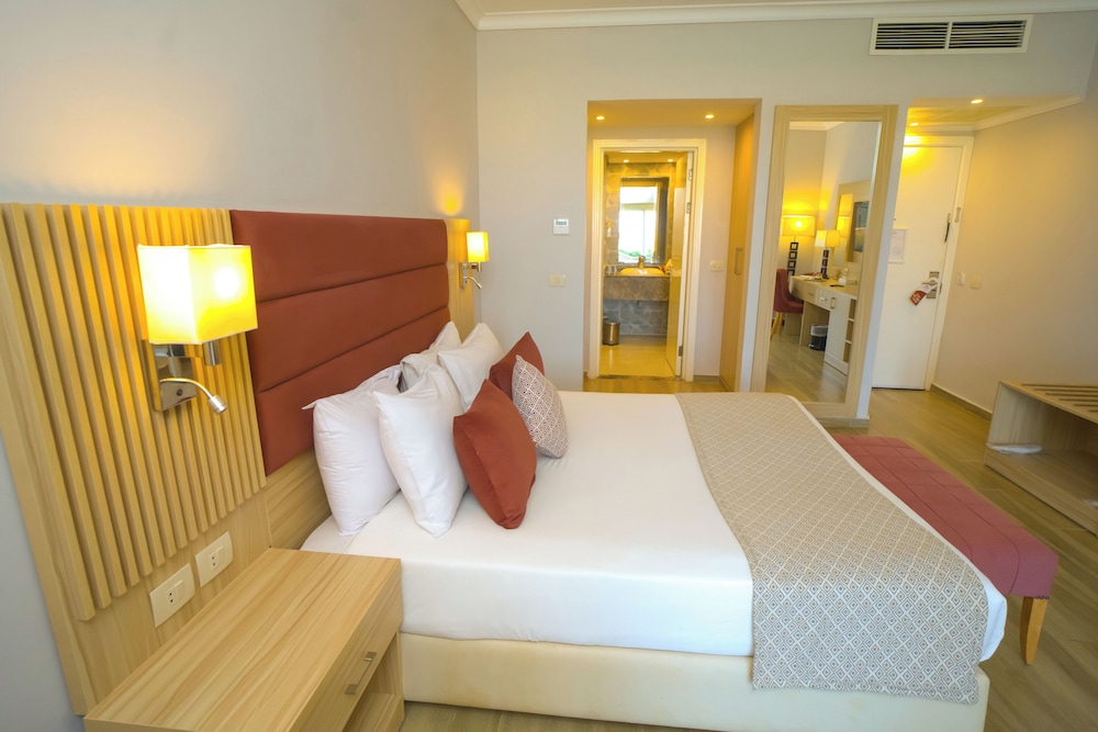 Stella Beach Resort Makadi Bay-24 HRS All Inclusive — Hotel rooms in Makadi Bay, Red Sea