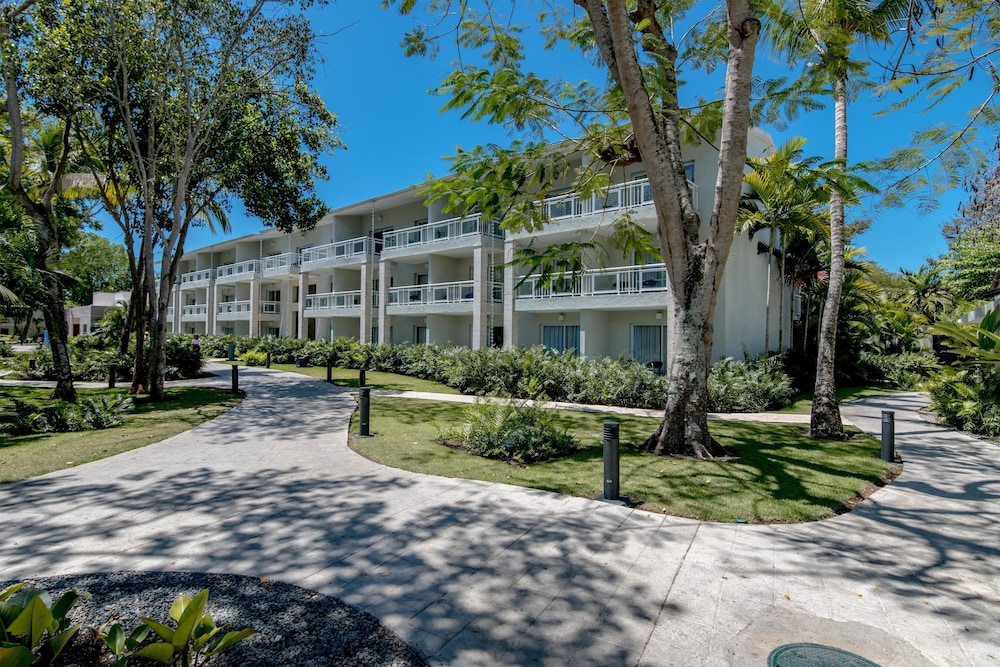 Emotions by Hodelpa - Juan Dolio - All inclusive — Hotel building in Juan Dolio, San Pedro de Macorís