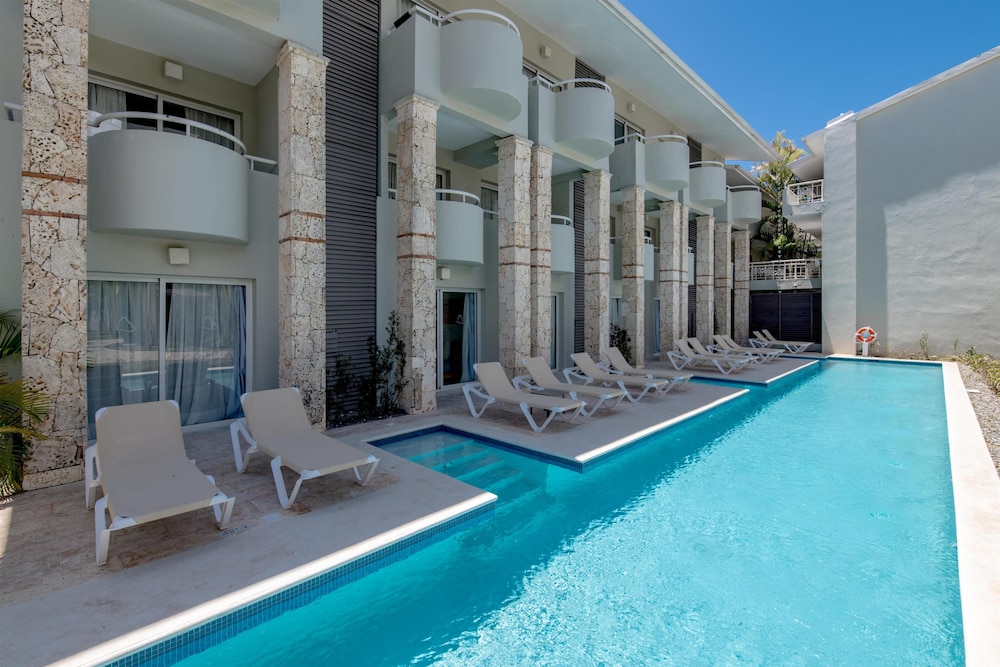 Emotions by Hodelpa - Juan Dolio - All inclusive — Swimming pool in Juan Dolio, San Pedro de Macorís
