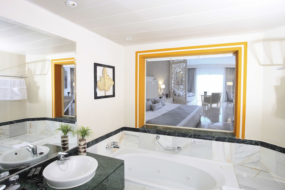 Bahia Principe Explore Legend - Hyatt Inclusive Collection - All Inclusive — Hotel rooms in Bavaro, La Altagracia