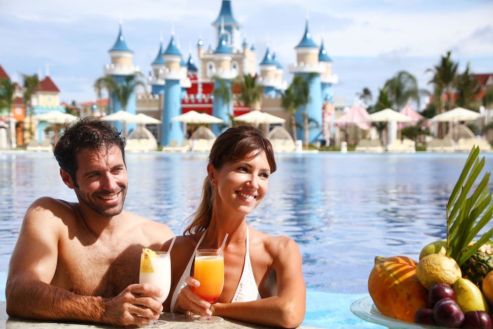 Bahia Principe Explore Legend - Hyatt Inclusive Collection - All Inclusive — Swimming pool in Bavaro, La Altagracia
