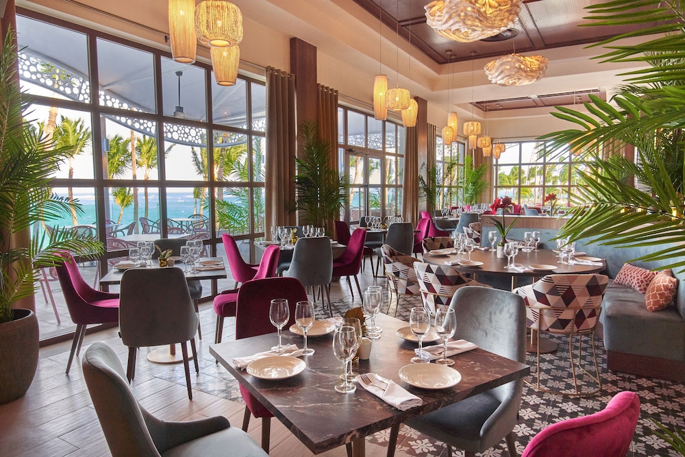 Bahia Principe Explore Legend - Hyatt Inclusive Collection - All Inclusive — Restaurant & bars in Bavaro, La Altagracia