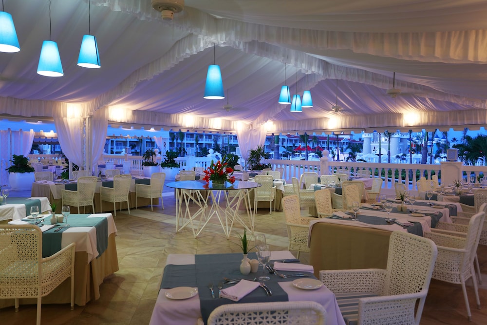 Bahia Principe Explore Legend - Hyatt Inclusive Collection - All Inclusive — Restaurant & bars in Bavaro, La Altagracia