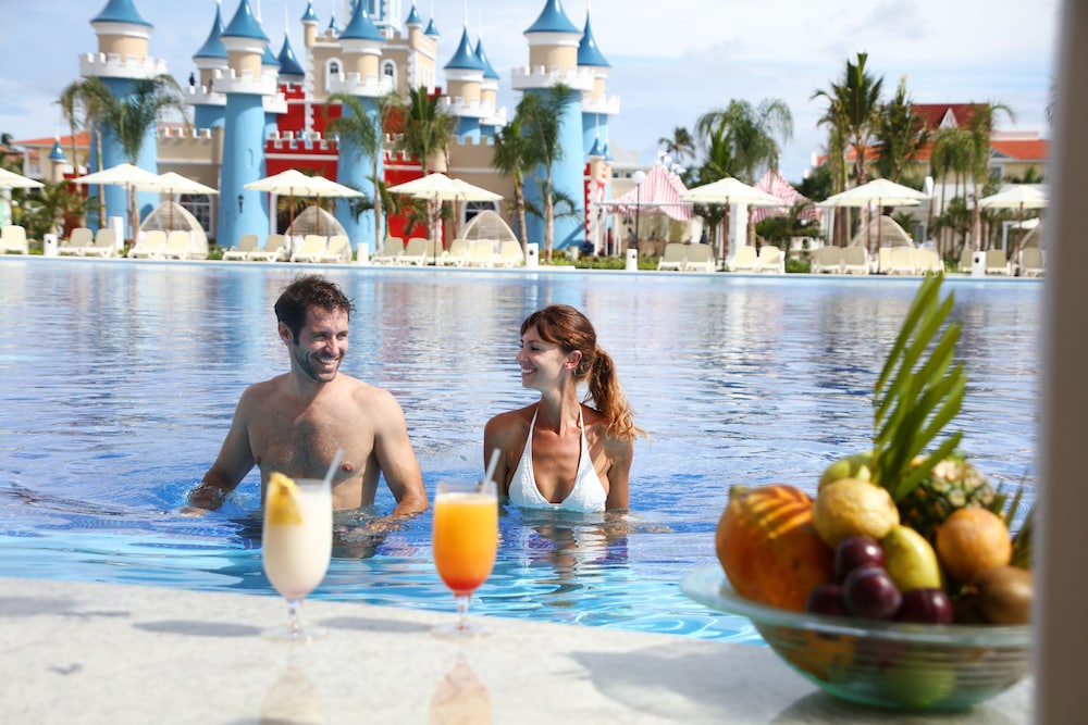 Bahia Principe Explore Legend - Hyatt Inclusive Collection - All Inclusive — Swimming pool in Bavaro, La Altagracia