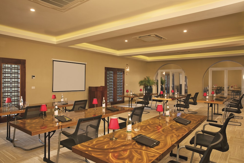 Dreams Dominicus La Romana - All Inclusive — Restaurant & bars in Bayahibe, La Altagracia