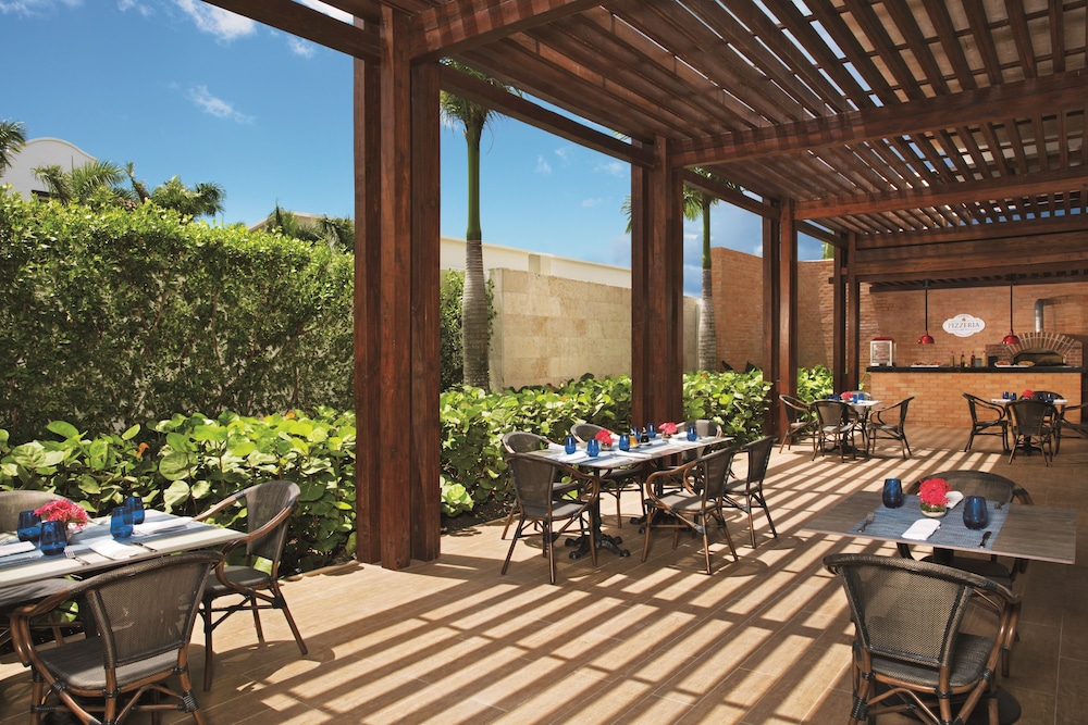 Dreams Dominicus La Romana - All Inclusive — Restaurant & bars in Bayahibe, La Altagracia