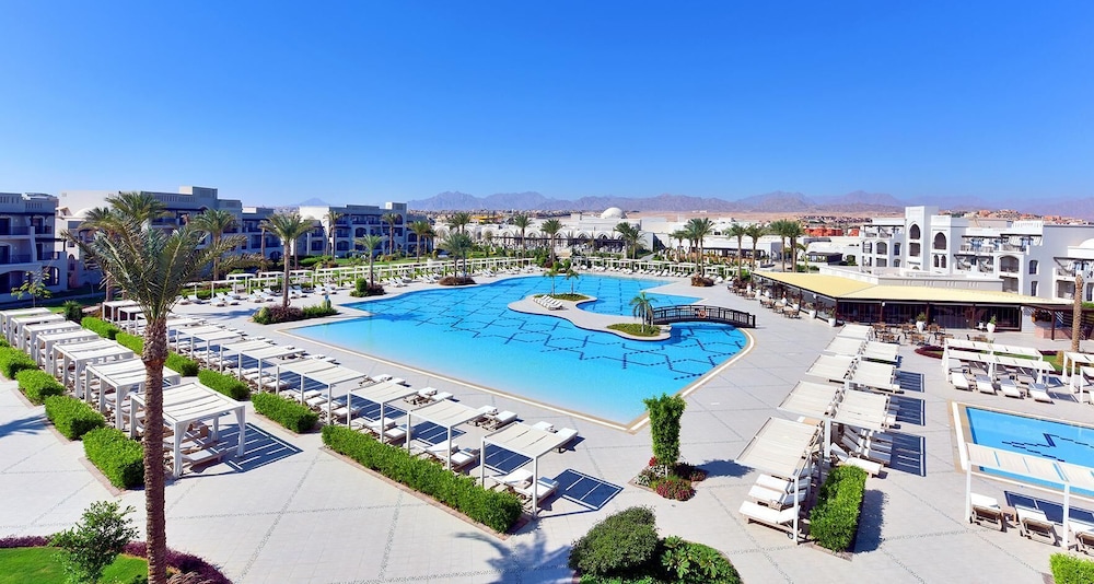 Steigenberger Alcazar — Swimming pool in Sharm El Sheikh, Red Sea