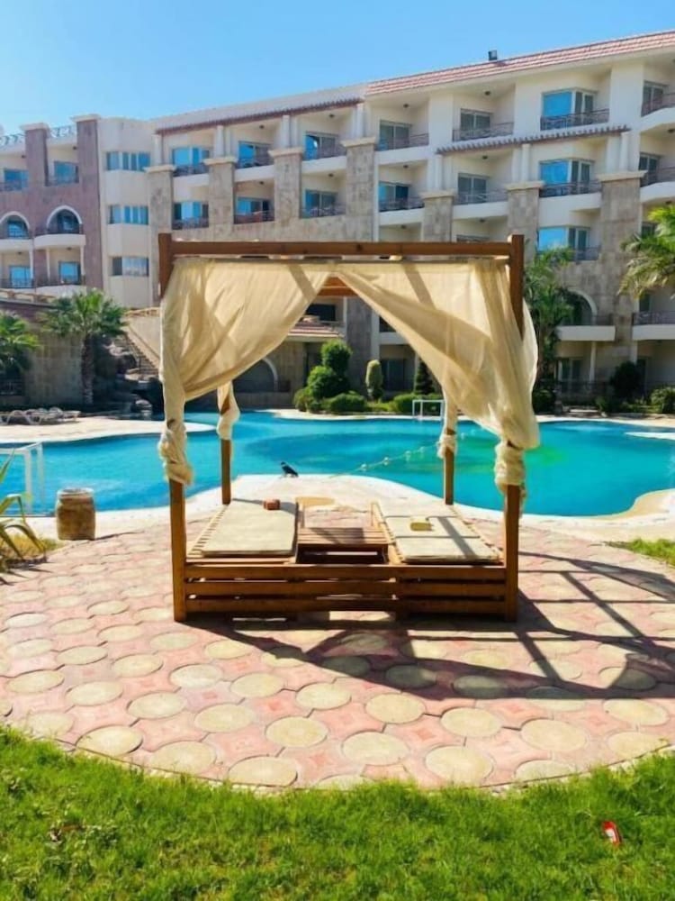 Royal Beach Serviced Apartments — Swimming pool in Hurghada, Red Sea