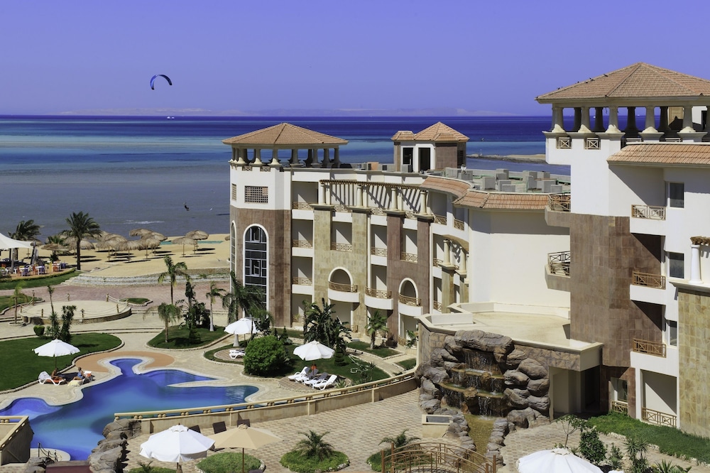 Royal Beach Serviced Apartments — Hotel building in Hurghada, Red Sea