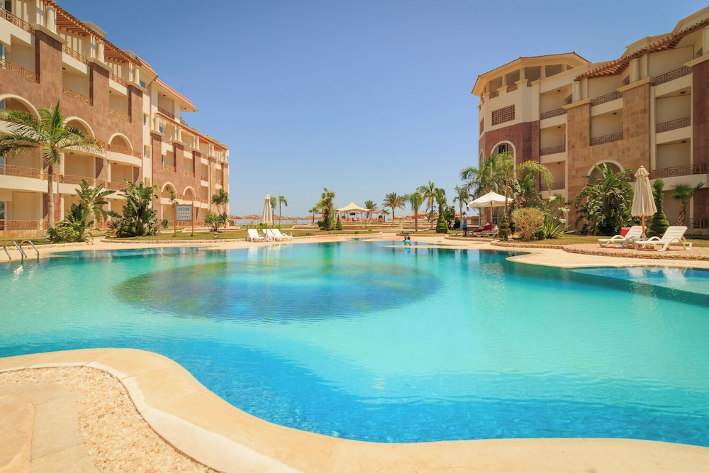 Royal Beach Serviced Apartments — Swimming pool in Hurghada, Red Sea