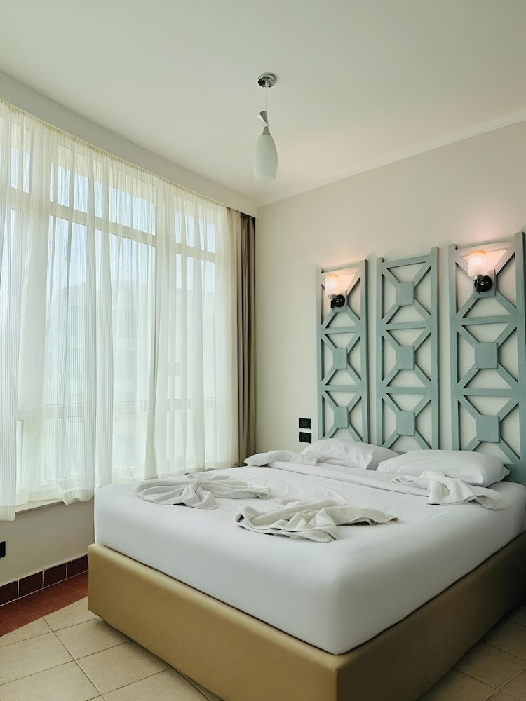 Royal Beach Serviced Apartments — Hotel rooms in Hurghada, Red Sea