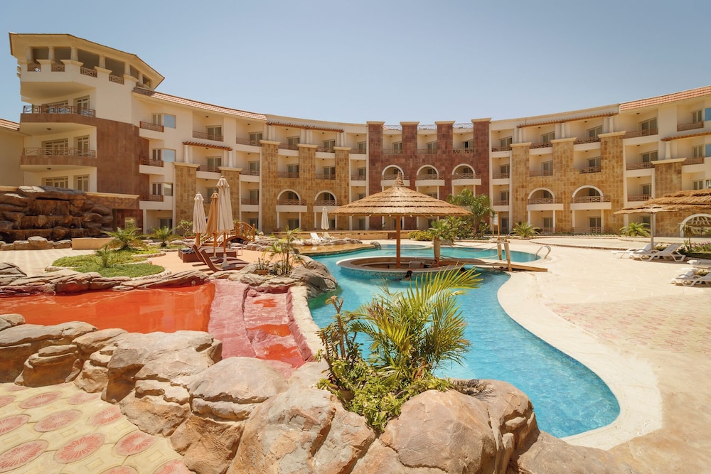 Royal Beach Serviced Apartments — Swimming pool in Hurghada, Red Sea