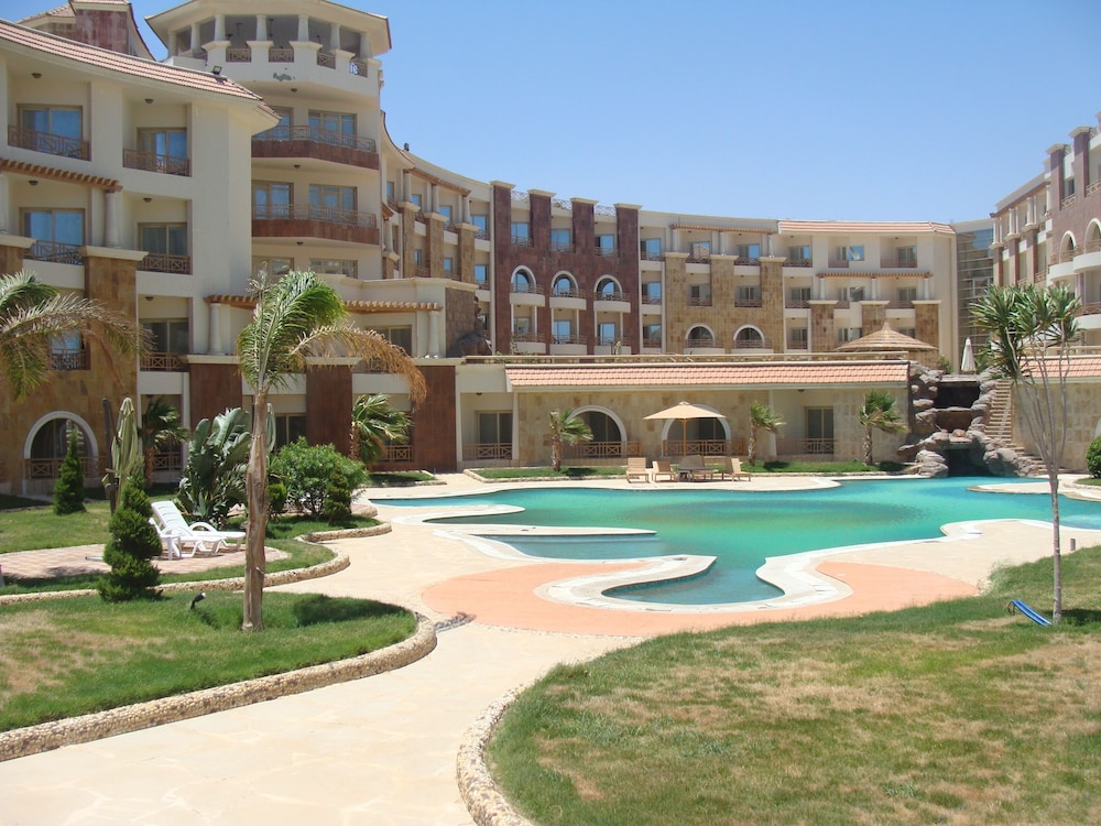 Royal Beach Serviced Apartments — Swimming pool in Hurghada, Red Sea