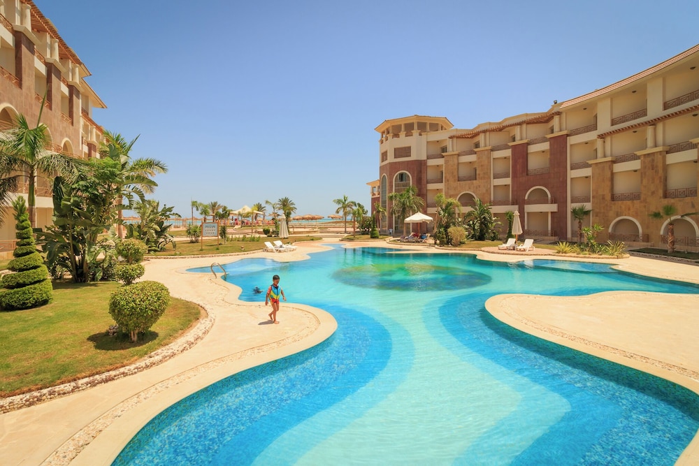 Royal Beach Serviced Apartments — Swimming pool in Hurghada, Red Sea