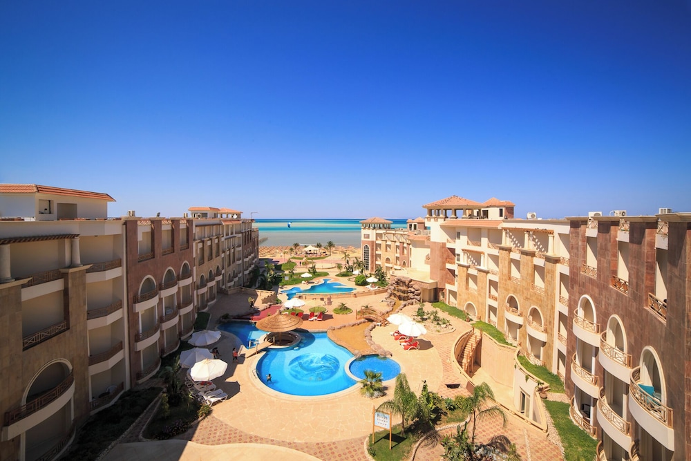 Royal Beach Serviced Apartments — Swimming pool in Hurghada, Red Sea
