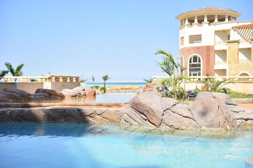 Royal Beach Serviced Apartments — Swimming pool in Hurghada, Red Sea