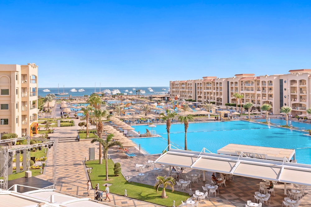 Pickalbatros White Beach Resort - Hurghada - All inclusive — Hurghada, Red Sea