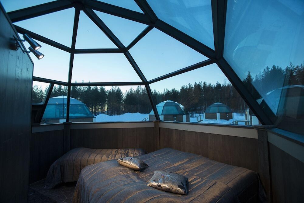 Rovaniemi (5 dni) w Arctic SnowHotel & Glass Igloos z Krakowa