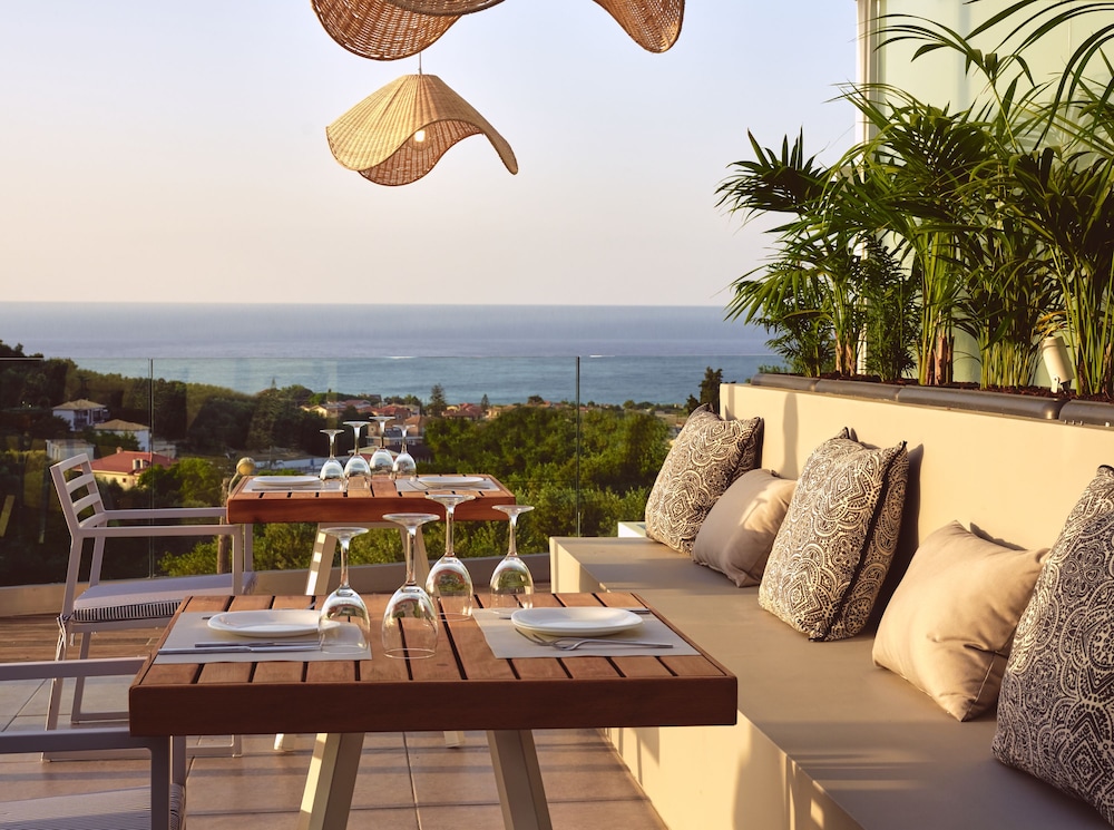 St. John Villas Zakynthos — Restaurant & bars in Tsilivi, Ionian Islands