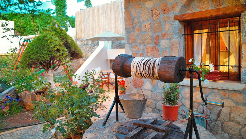 W Suites Annex by Estia — Restaurant & bars in Malia