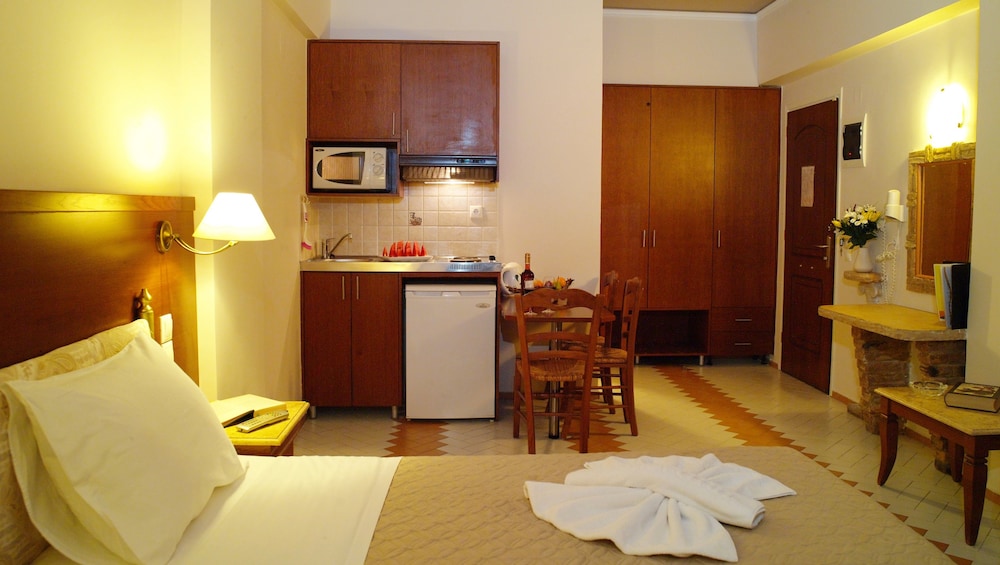 W Suites Annex by Estia — Hotel rooms in Malia