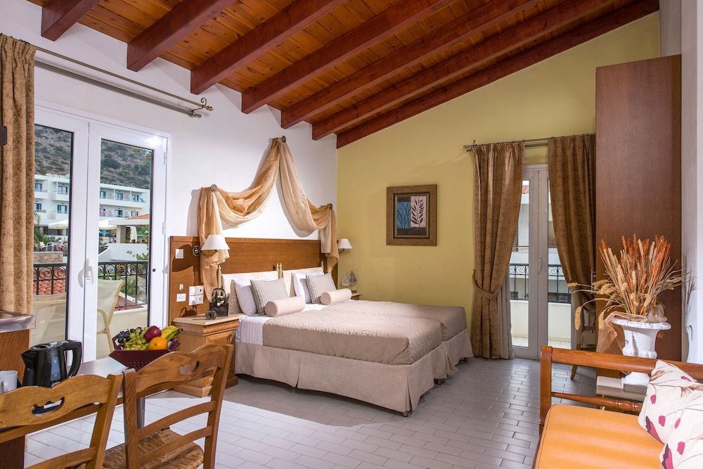 W Suites Annex by Estia — Hotel rooms in Malia