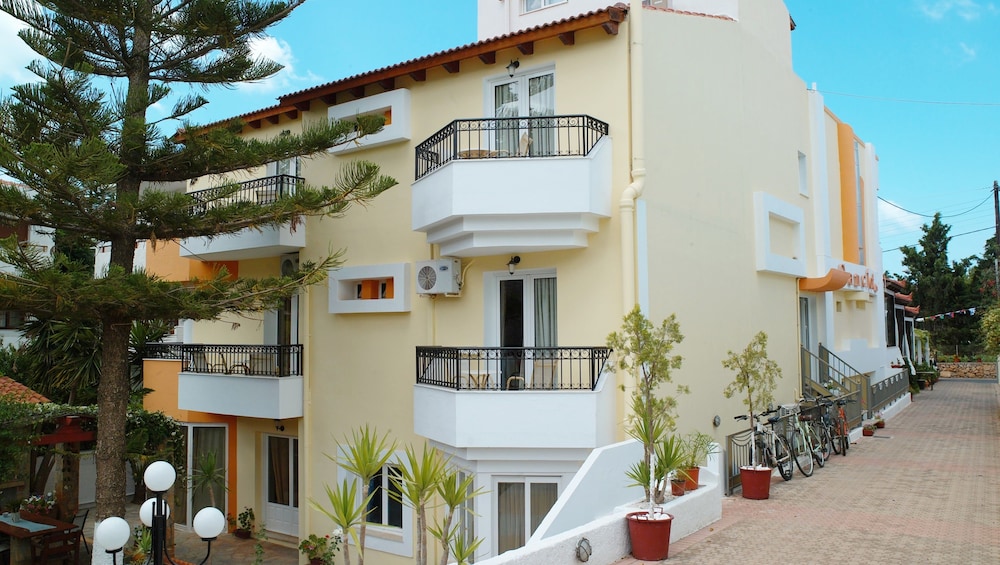 W Suites Annex by Estia — Hotel building in Malia