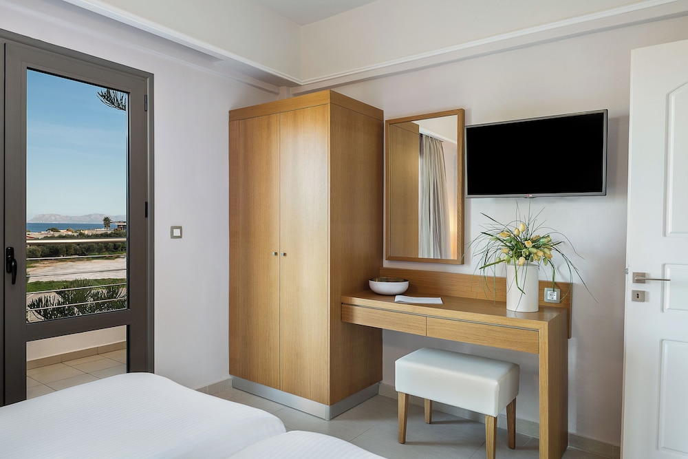 Porto Platanias Village — Hotel rooms in Platanias