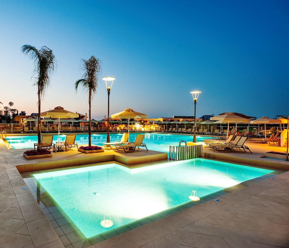 Porto Platanias Village — Swimming pool in Platanias