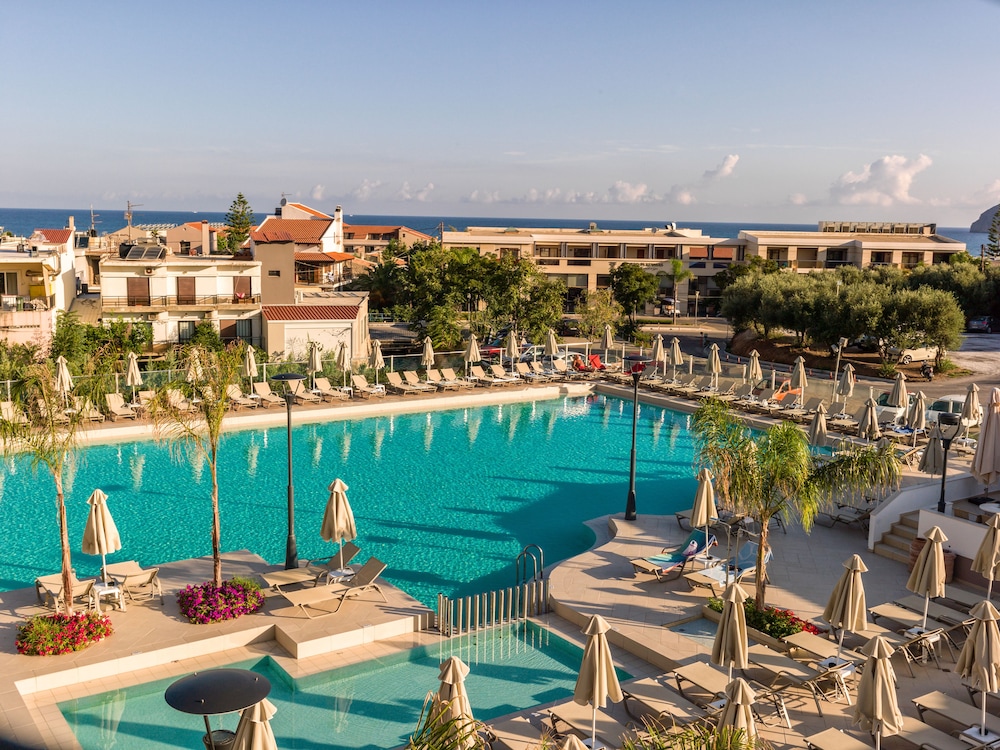 Porto Platanias Village — Swimming pool in Platanias