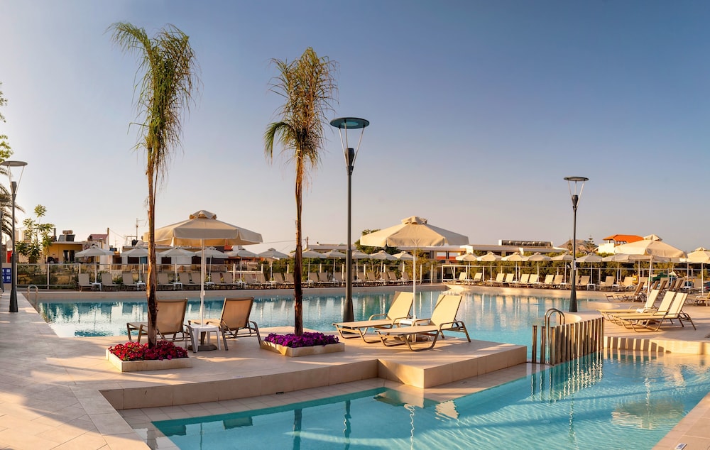 Porto Platanias Village — Swimming pool in Platanias