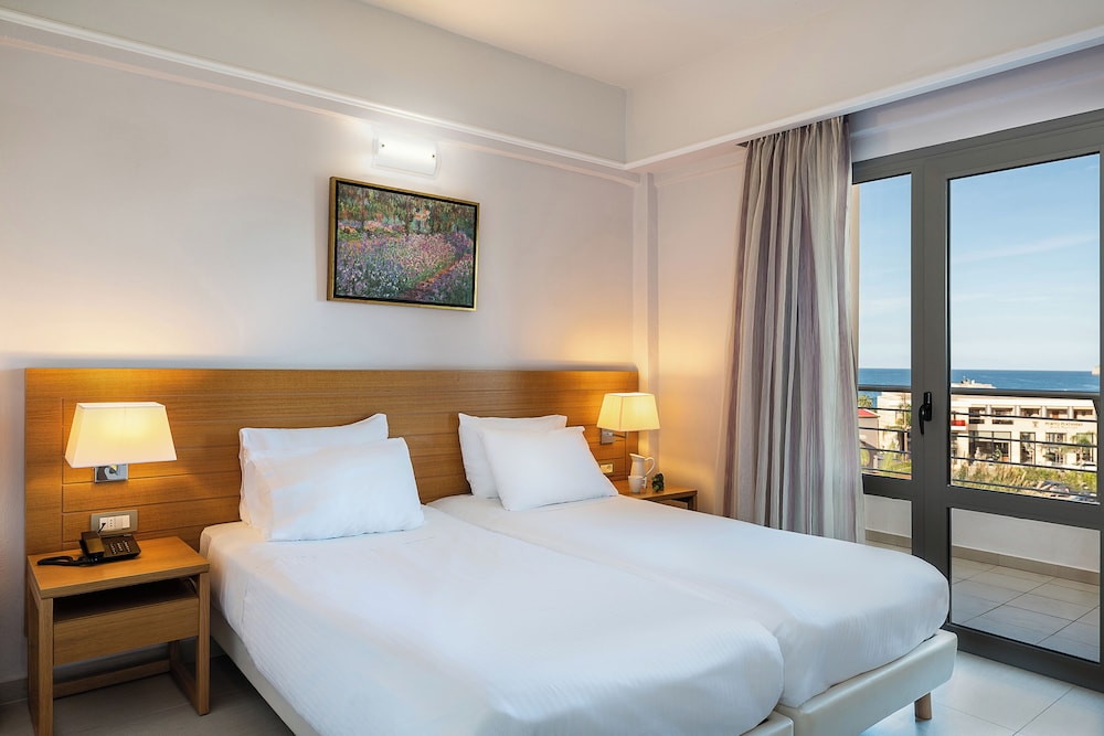 Porto Platanias Village — Hotel rooms in Platanias
