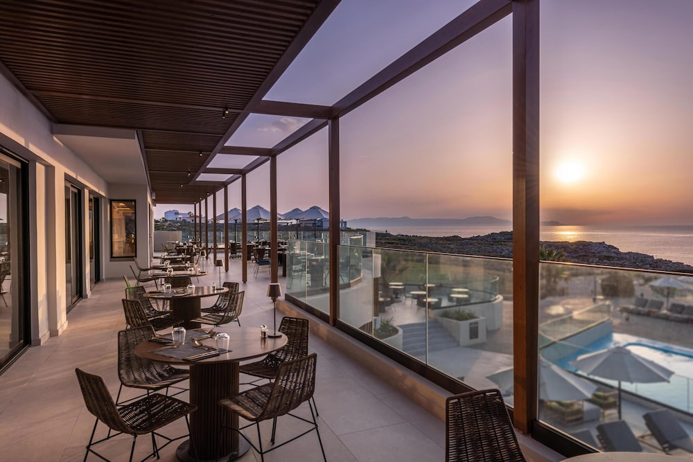 Aulus Chania All-Inclusive Resort, Curio Collection by Hilton - Adults Only — Restaurant & bars in Chania