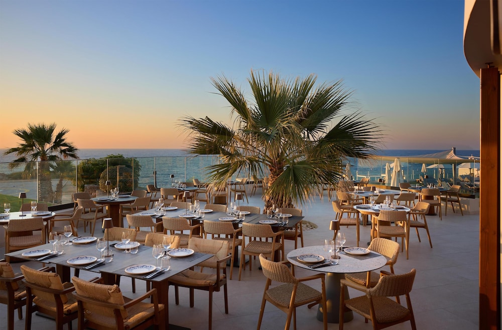 Aulus Chania All-Inclusive Resort, Curio Collection by Hilton - Adults Only — Restaurant & bars in Chania