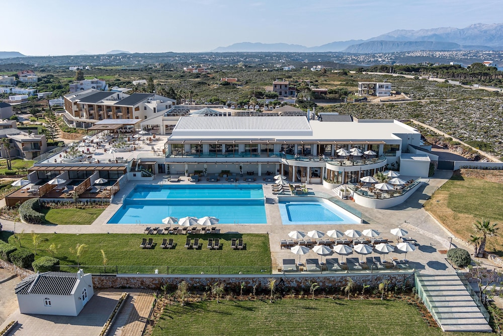 Aulus Chania All-Inclusive Resort, Curio Collection by Hilton - Adults Only — Swimming pool in Chania
