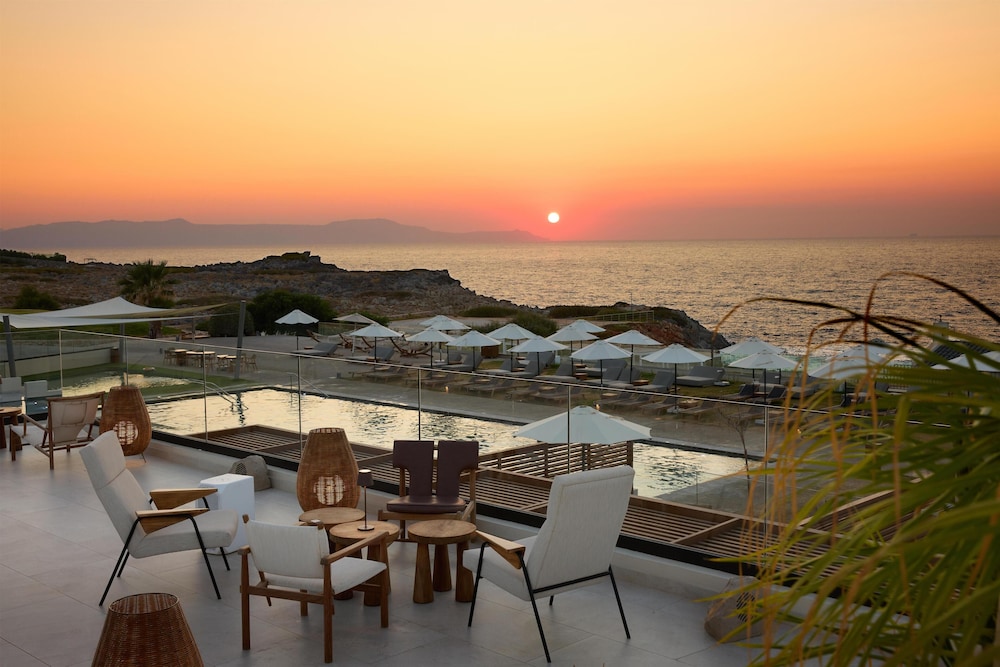 Aulus Chania All-Inclusive Resort, Curio Collection by Hilton - Adults Only — Restaurant & bars in Chania