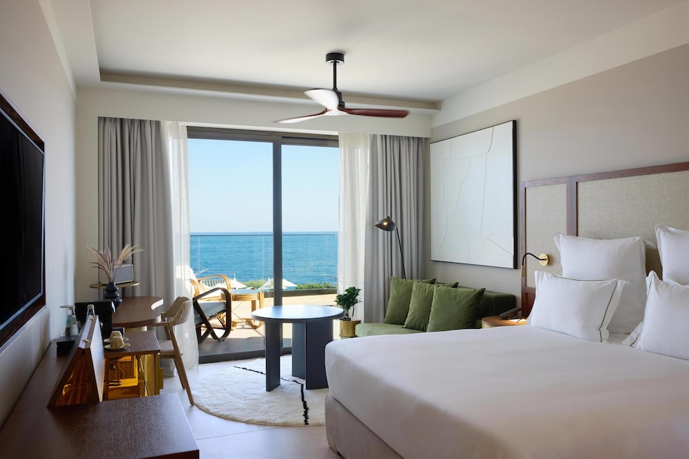 Aulus Chania All-Inclusive Resort, Curio Collection by Hilton - Adults Only — Hotel rooms in Chania